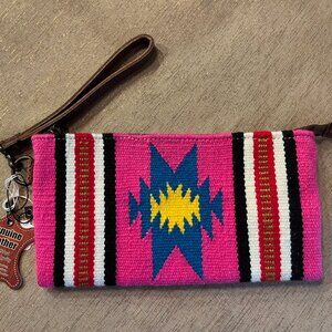 NWT Saddle Blanket Wristlet - Pink